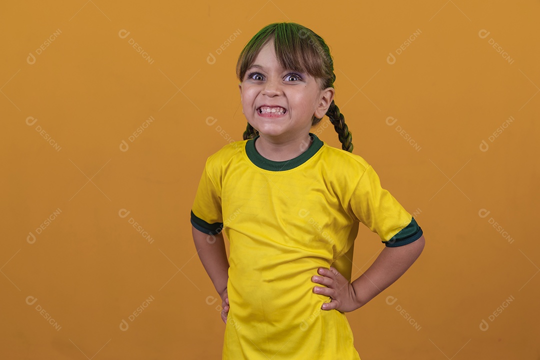 Linda menina criança torcedora brasileira