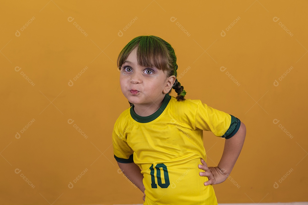 Linda menina criança torcedora brasileira