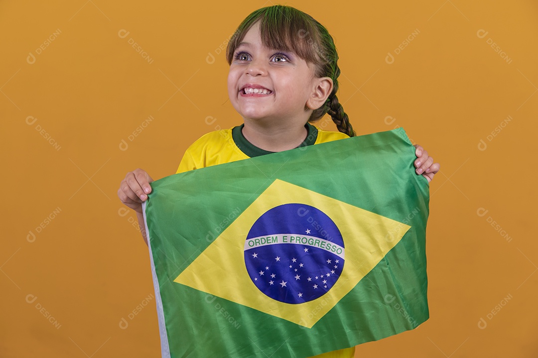 Linda menina criança torcedora brasileira