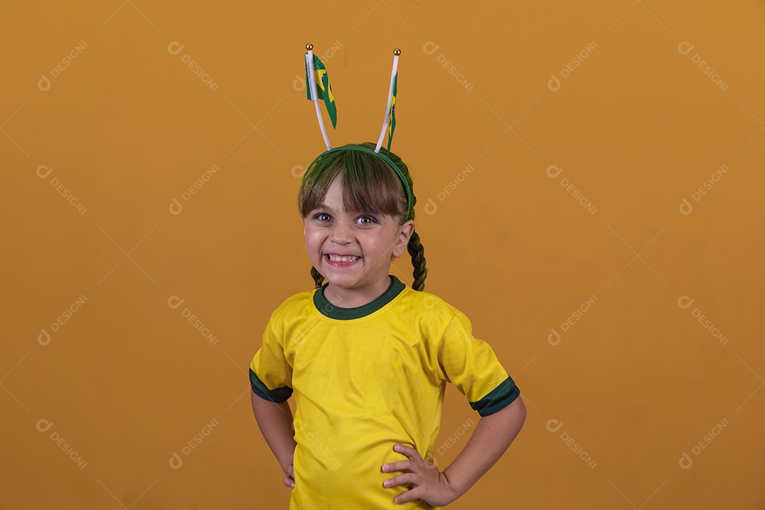 Linda menina criança torcedora brasileira