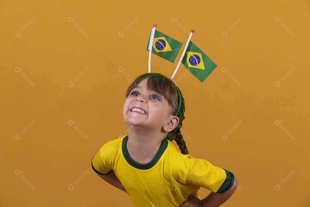 Linda menina criança torcedora brasileira