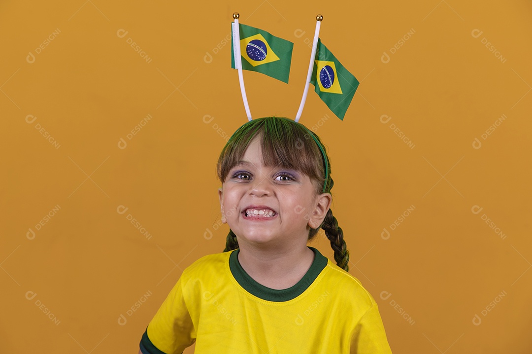 Linda menina criança torcedora brasileira