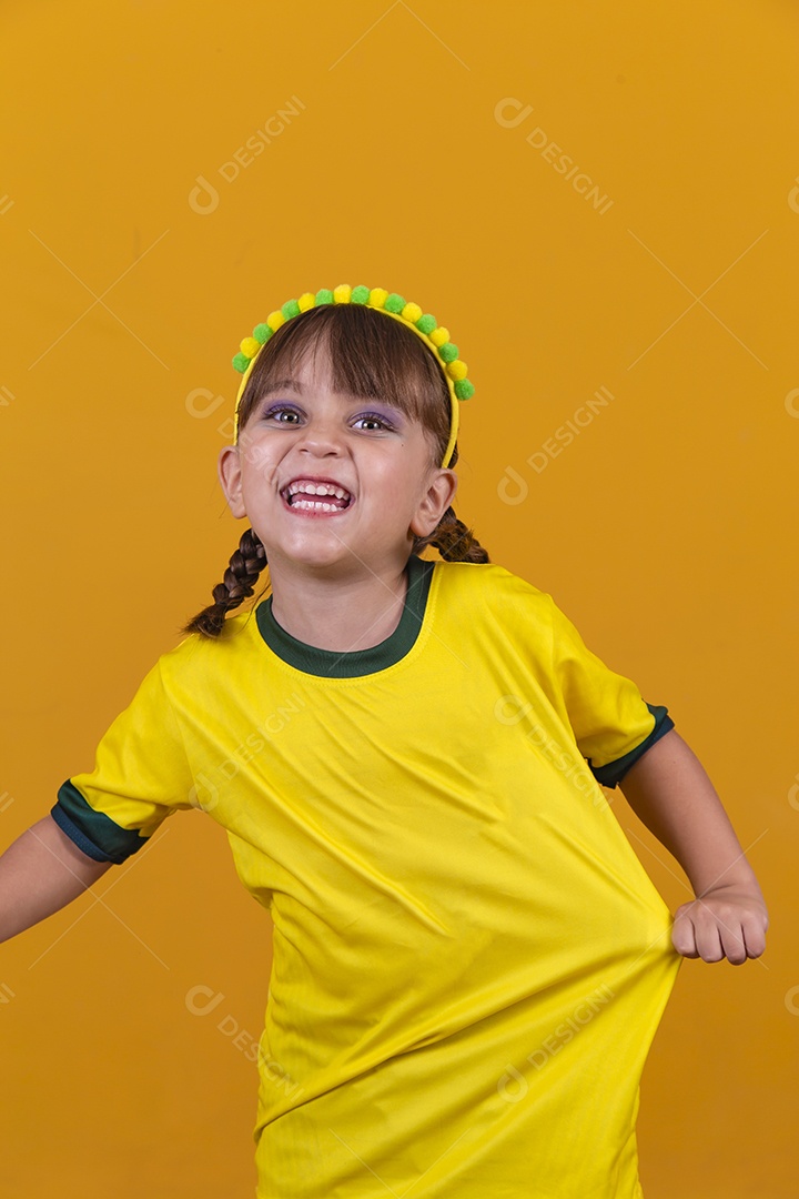 Linda menina criança torcedora brasileira