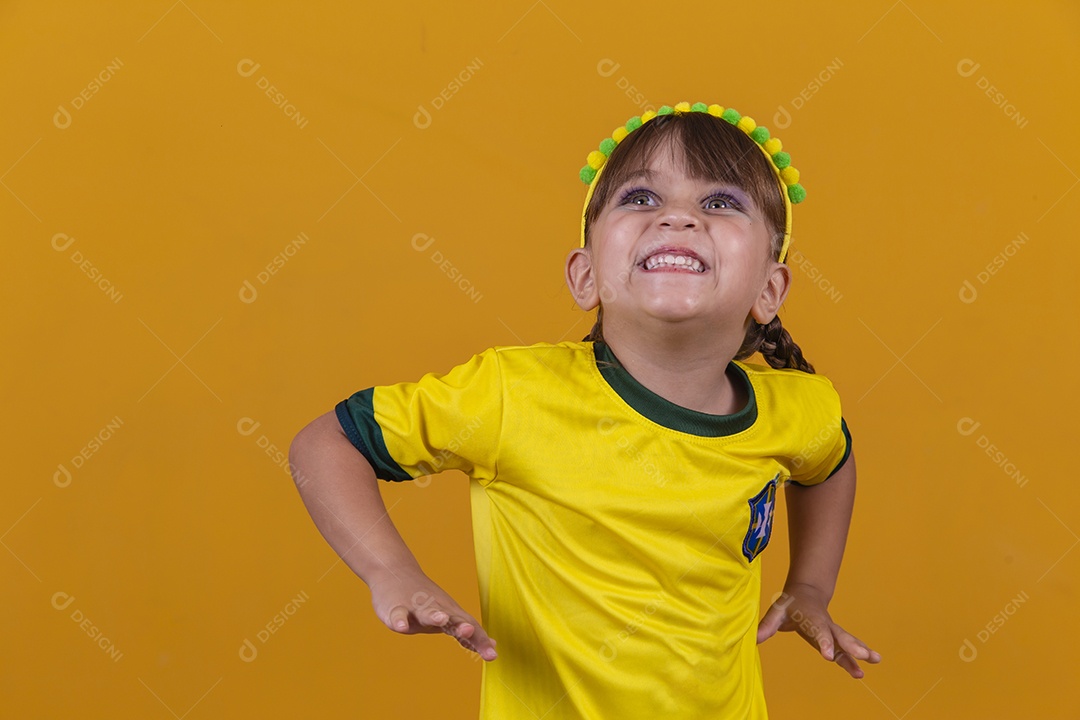 Linda menina criança torcedora brasileira