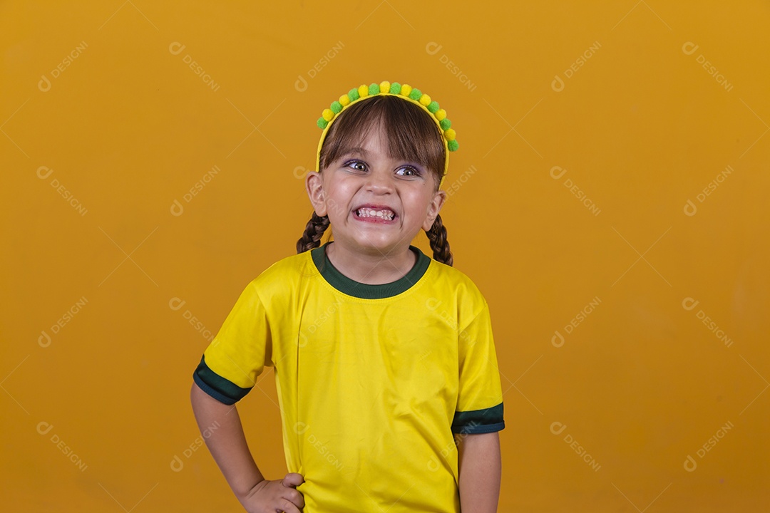 Linda menina criança torcedora brasileira