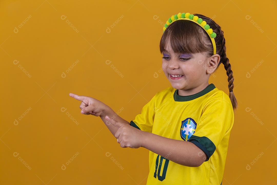 Linda menina criança torcedora brasileira