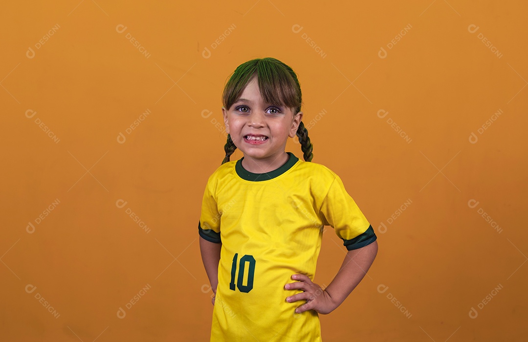 Linda menina criança torcedora brasileira
