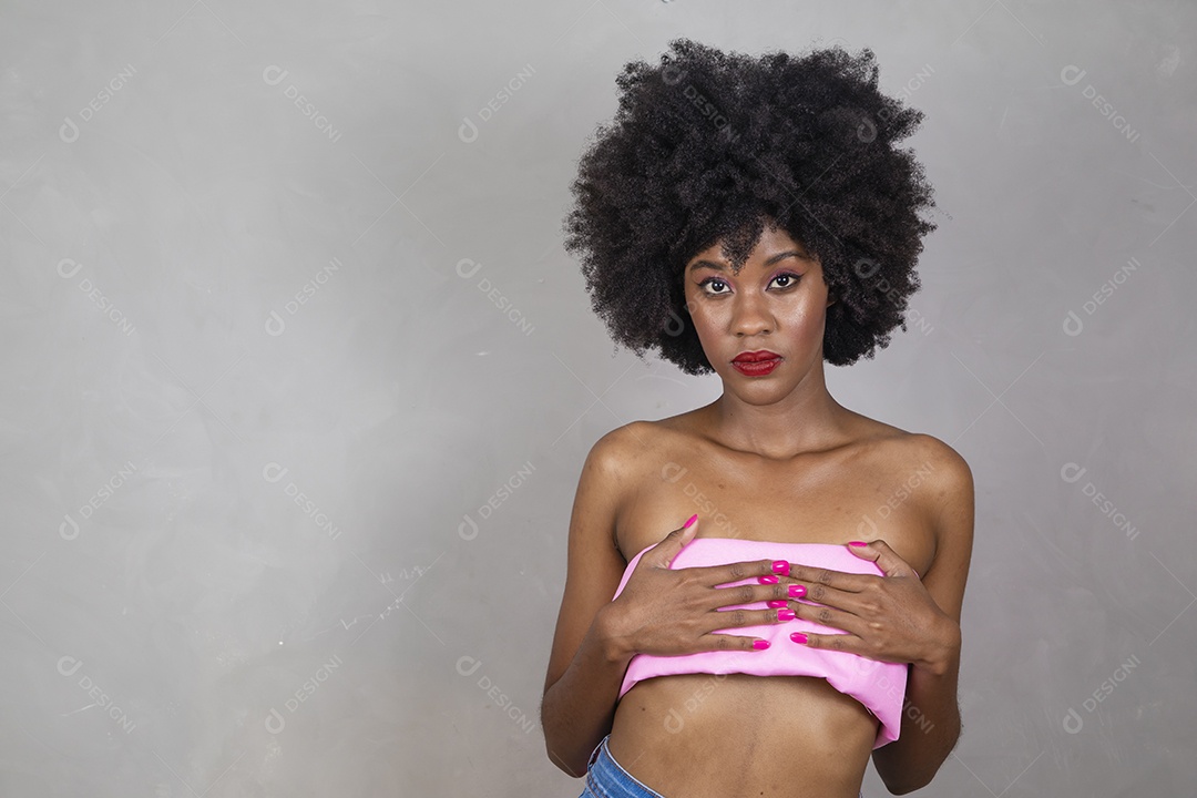 Linda mulher Tampado peito Conceito Câncer de mama outubro rosa