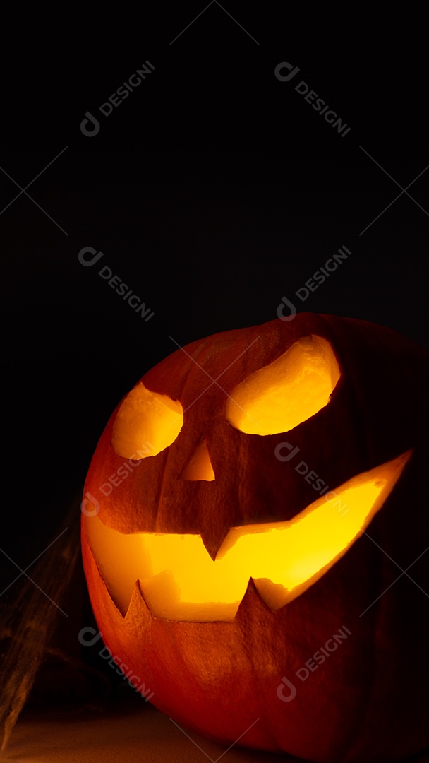 Sorriso de abóbora de Halloween com olhos assustadores para noite de festa