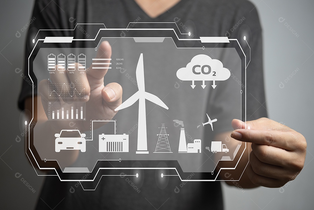 Empresário tocando a tela virtual ícone eco energia sustentável conceito de tecnologia digital de ambiente.