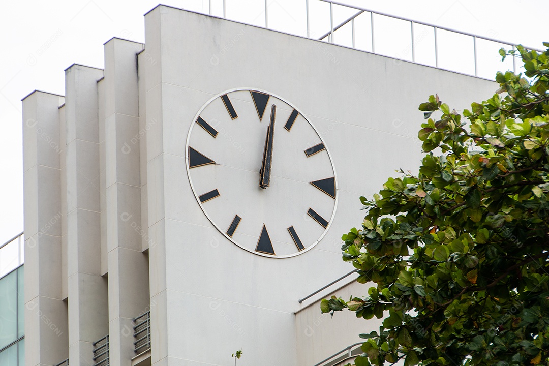 Relógio antigo no estilo Decoração Artística no Rio de Janeiro Brasil.