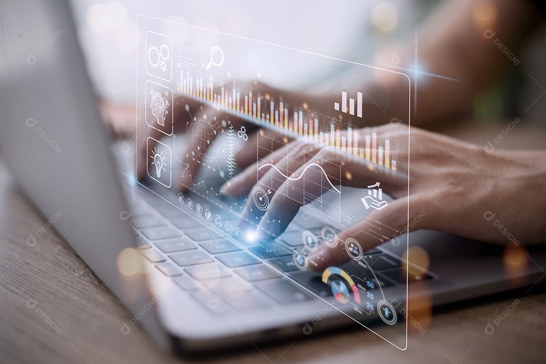Cientistas de dados. Programador de homem usando laptop analisando e desenvolvendo