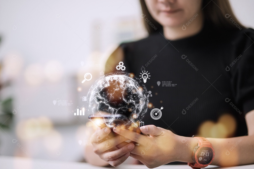 Pessoas usam smartphones móveis. Negócios globais de conexão de internet