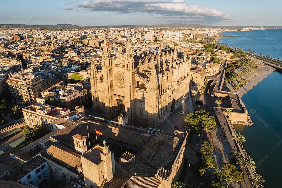 Vista aérea da Catedral de Palma de Maiorca. Um histórico espanhol