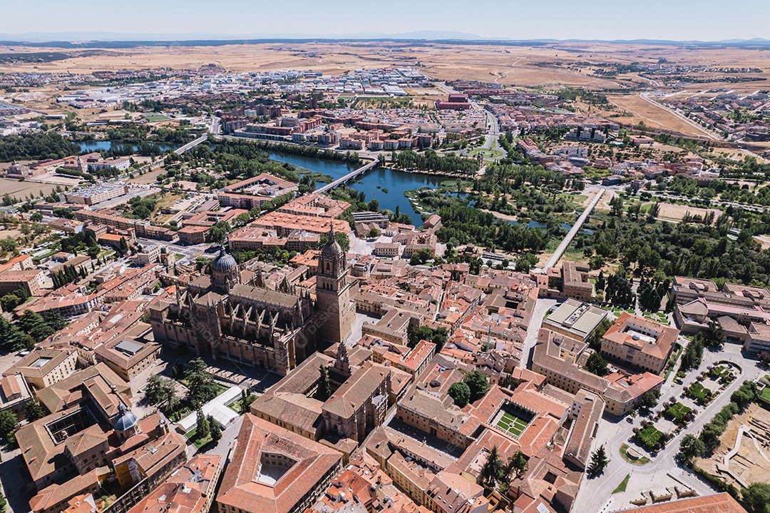 Vista aérea da Catedral de Salamanca, na Espanha.