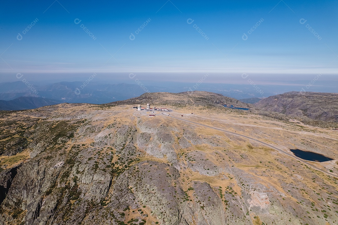 Observatório da Torre na Serra da Estrela, em Portugal. Estação de radar.