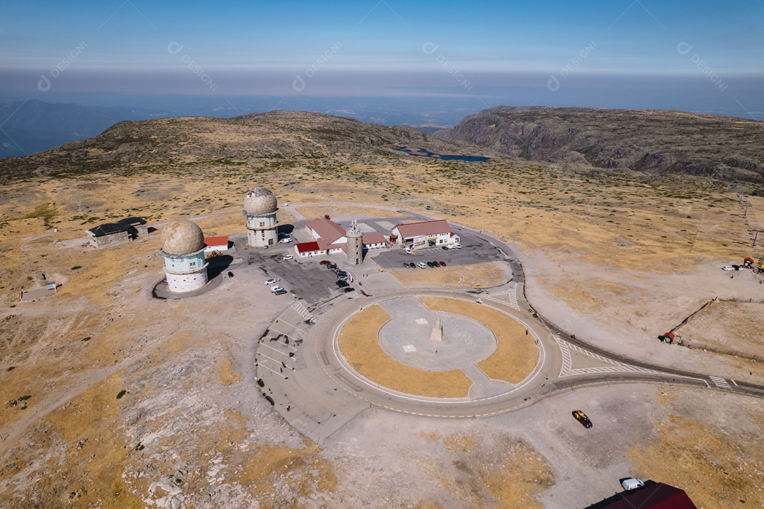 Observatório na Serra da Estrela, em Portugal. Estação de radar.