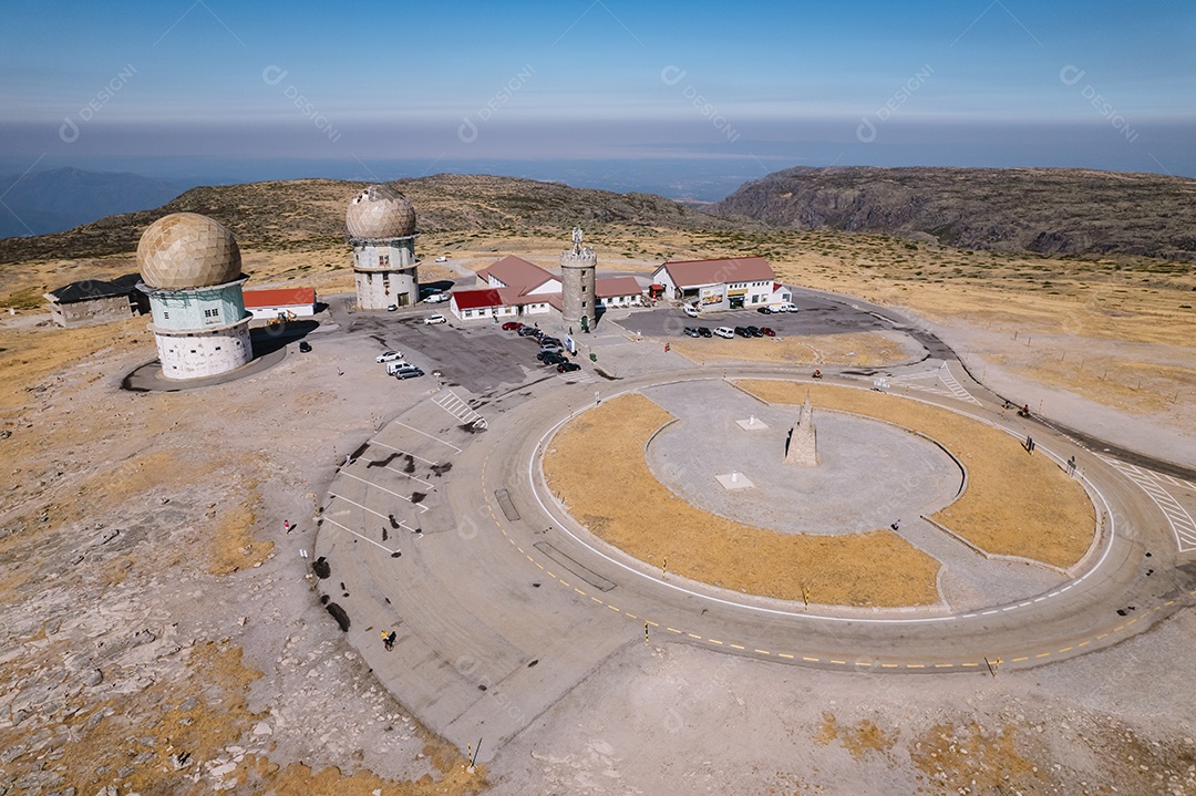 Observatório na Serra da Estrela, em Portugal. Estação de radar.