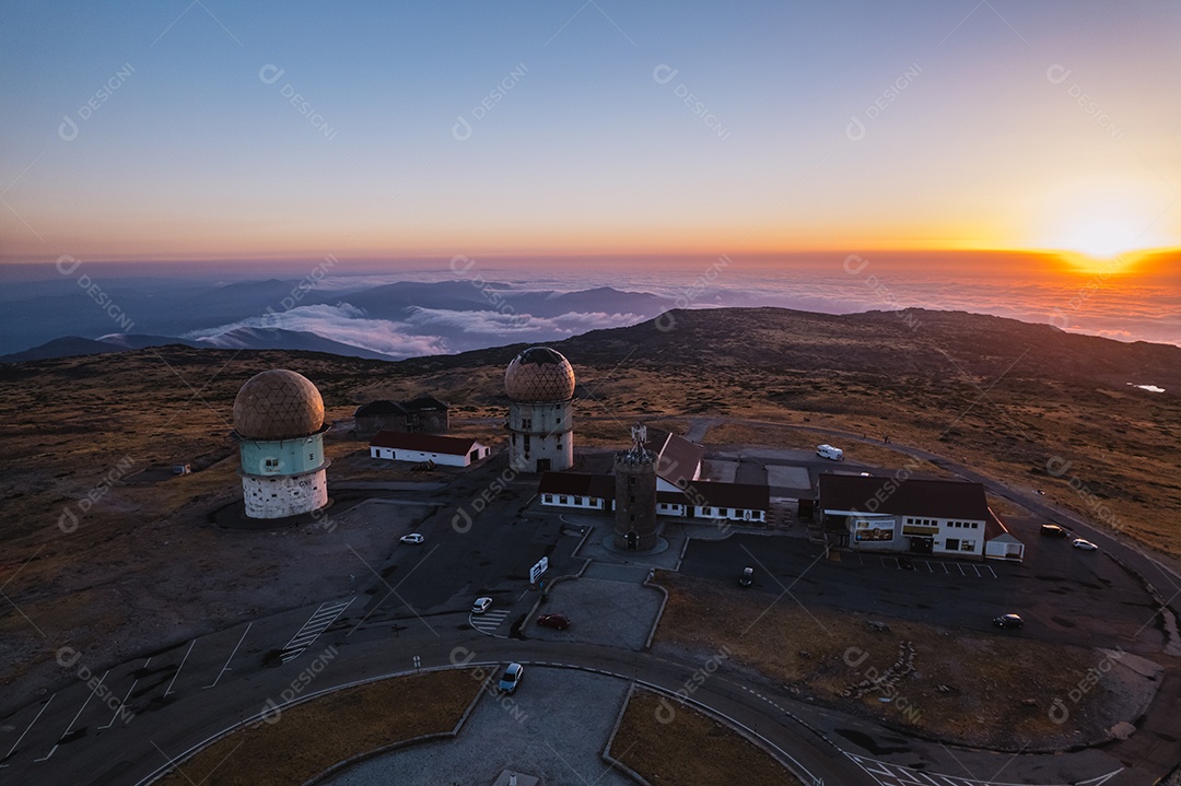Observatório da Torre na Serra da Estrela, em Portugal. Estação de radar.