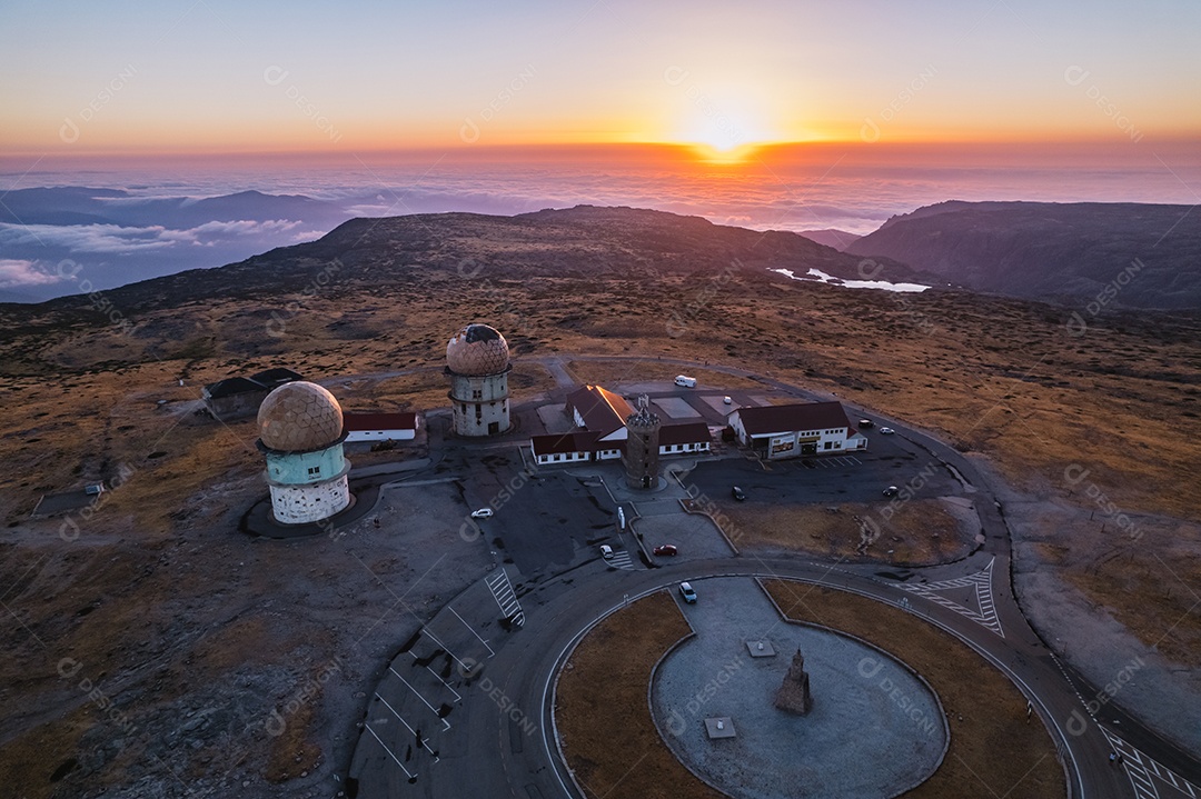 Observatório da Torre na Serra da Estrela, em Portugal. Estação de radar.