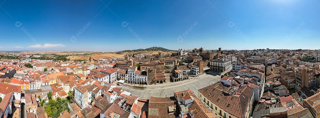 Vista panorâmica aérea da cidade de Cáceres, Espanha.