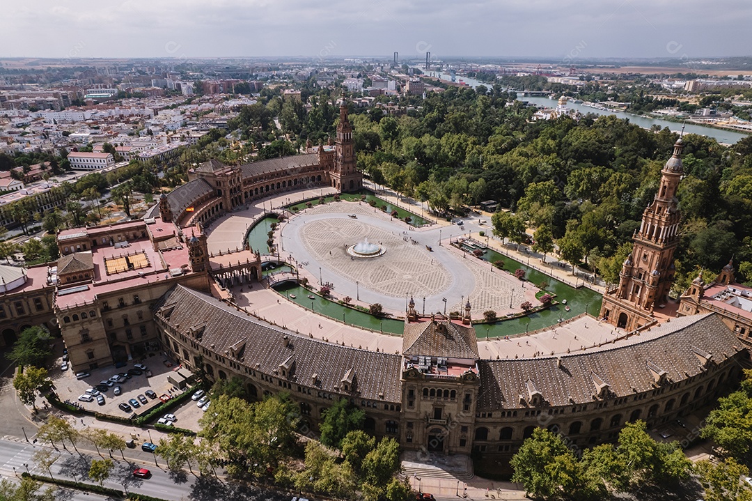 Vista aérea da Plaza de España. Praça Espanhola. Sevilha, Espanha. Parque Maria Luísa.