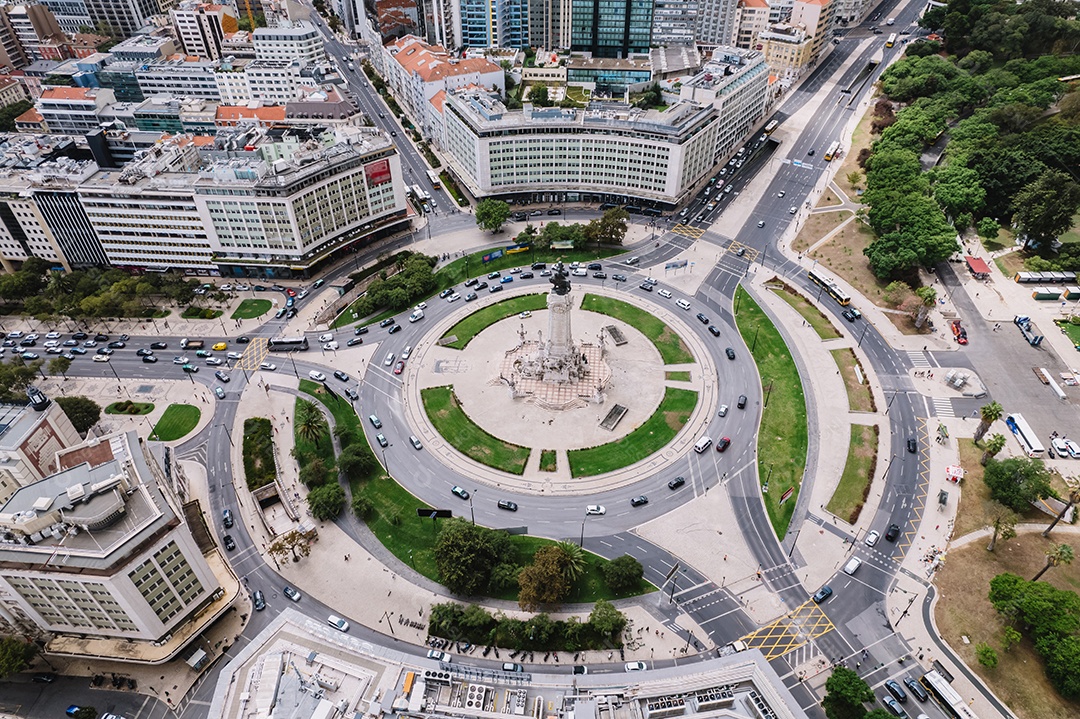 Vista aérea da Praça do Marquês de Pombal (Praça do Marquês de Pombal), Lisboa, Portugal. Vista do topo.