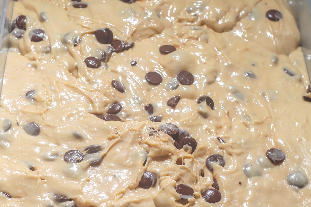 Panetone com chocolate em um conceito de natal de mesa