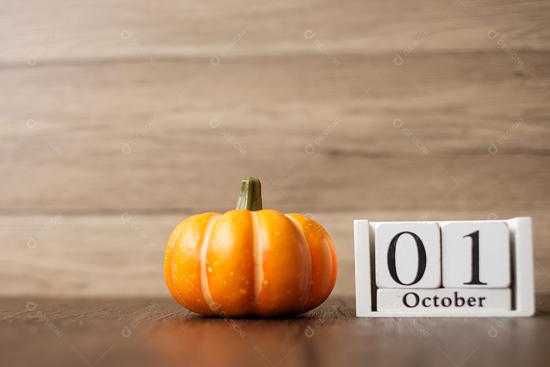 Feliz dia de Halloween com abóbora e calendário de 1 de outubro