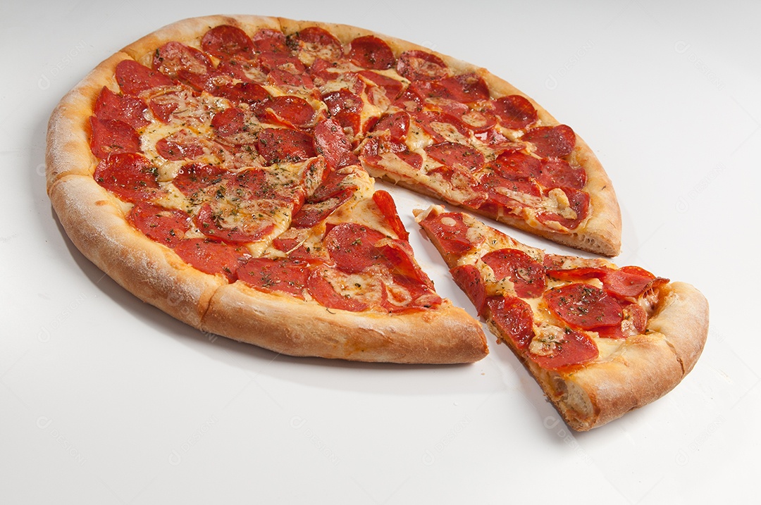 Pizza de calabresa assada ao forno comida