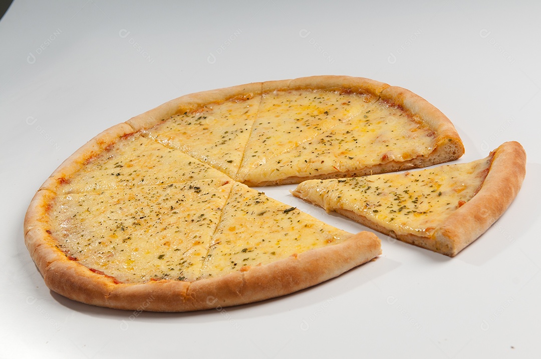 Pizza de quatro queijo assada ao forno comida