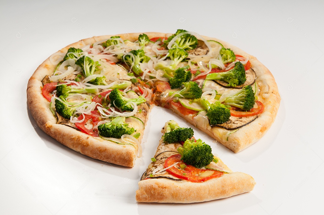 Pizza de legumes assada ao forno