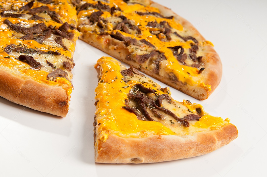 Pizza comida assada ao forno a lenha