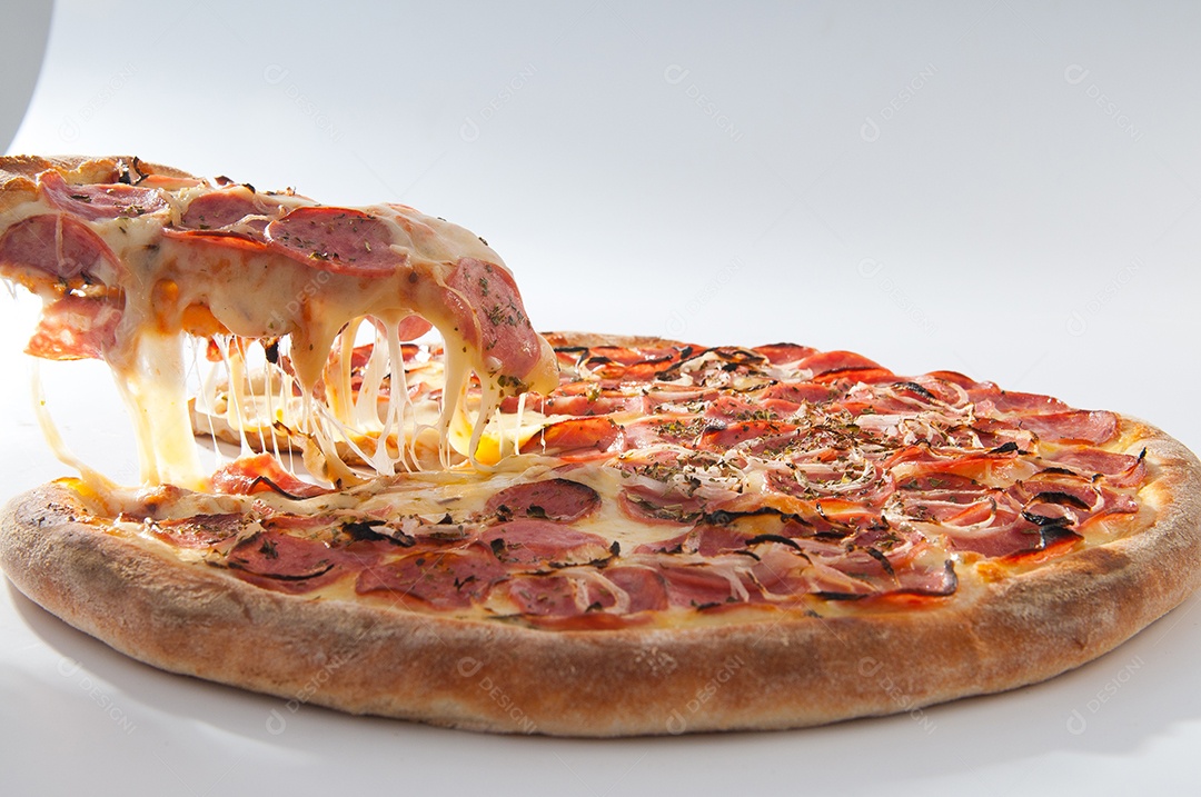 Pizza de calabresa acebolada comida pizzarias