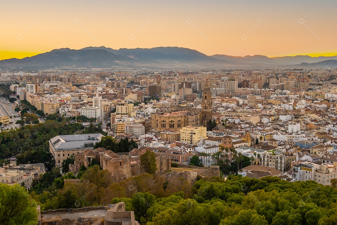 Vista aérea de Málaga tirada do castelo de Gibralfaro