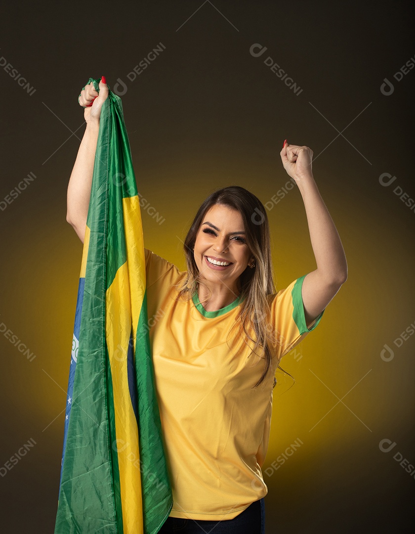 Fã brasileira comemorando no gol futebol