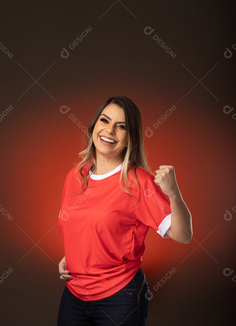 fã de futebol de mulher torcendo por seu clube e time favoritos. mundo