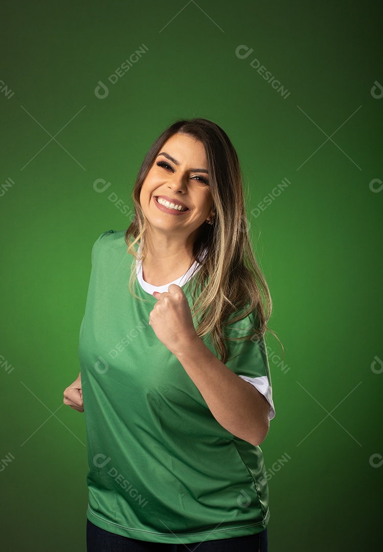 fã de futebol de mulher torcendo por seu clube e time favoritos. mundo