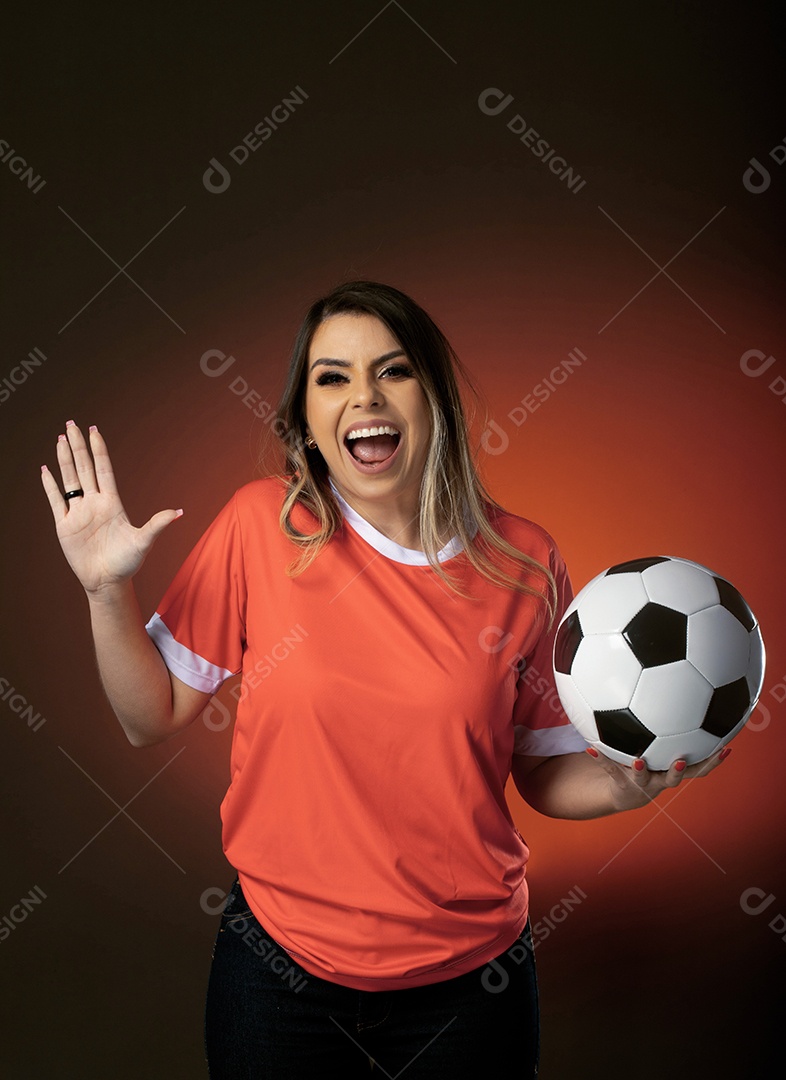 fã de futebol de mulher torcendo por seu clube e time favoritos. mundo