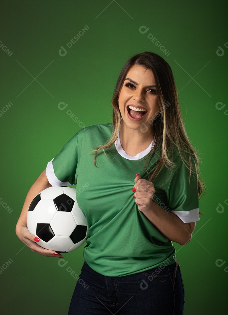 fã de futebol de mulher torcendo por seu clube e time favoritos. mundo