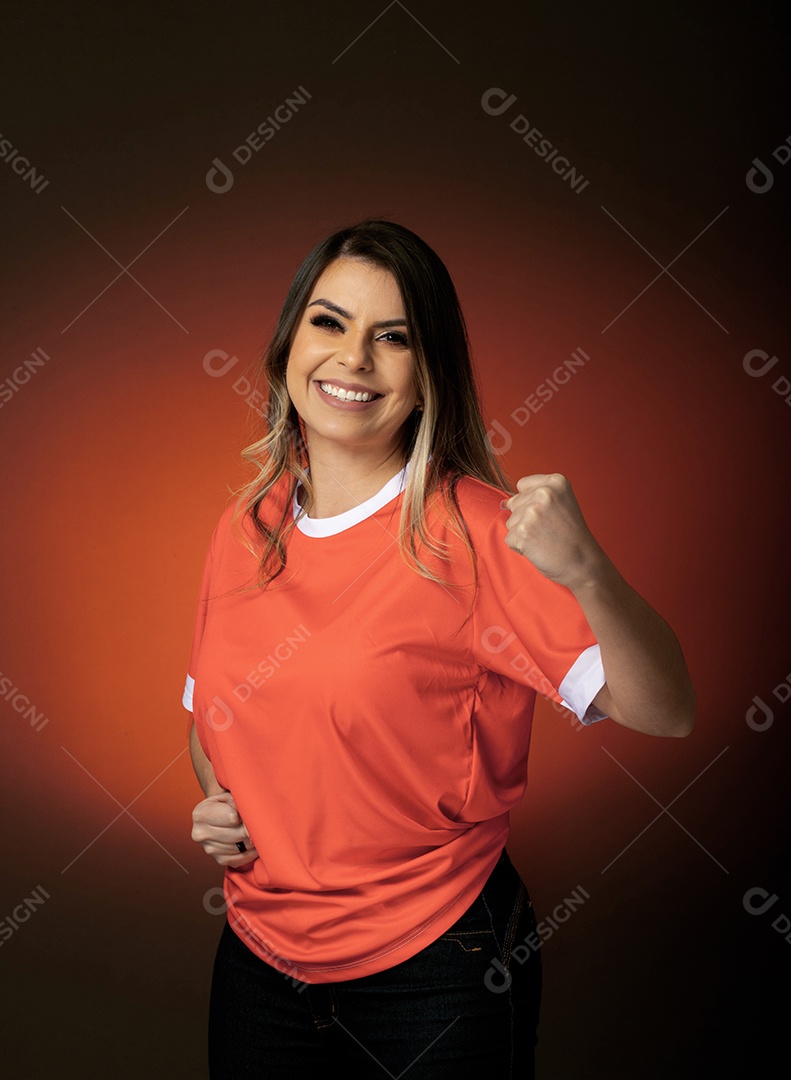 fã de futebol de mulher torcendo por seu clube e time favoritos. mundo