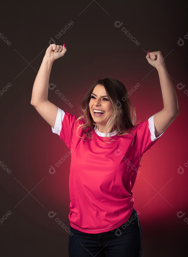 fã de futebol de mulher torcendo por seu clube e time favoritos. mundo