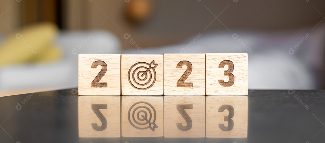 Bloco 2023 com placa de dardos. Objetivo de negócios, alvo, resolução