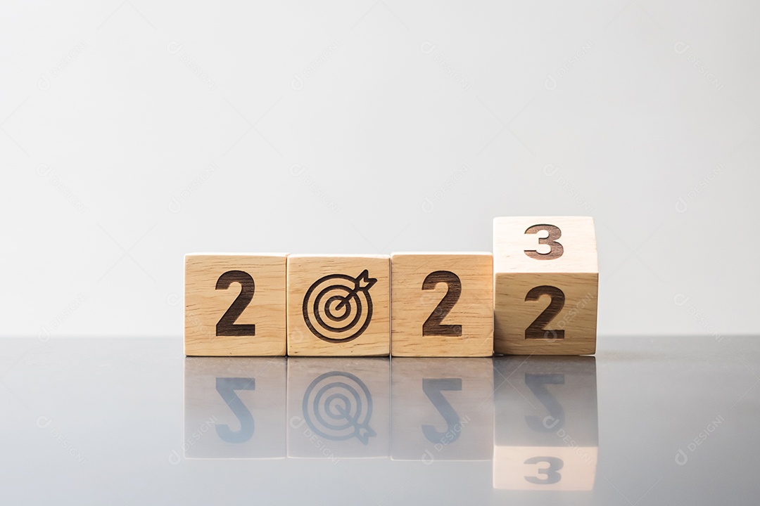 mão flip bloco 2022 a 2023 com sinal de alvo. Objetivo de negócios