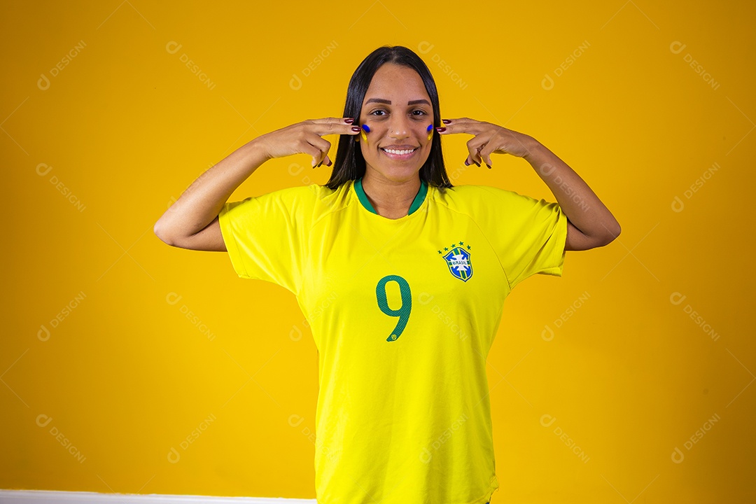 Linda mulher torcedora da seleção brasileira