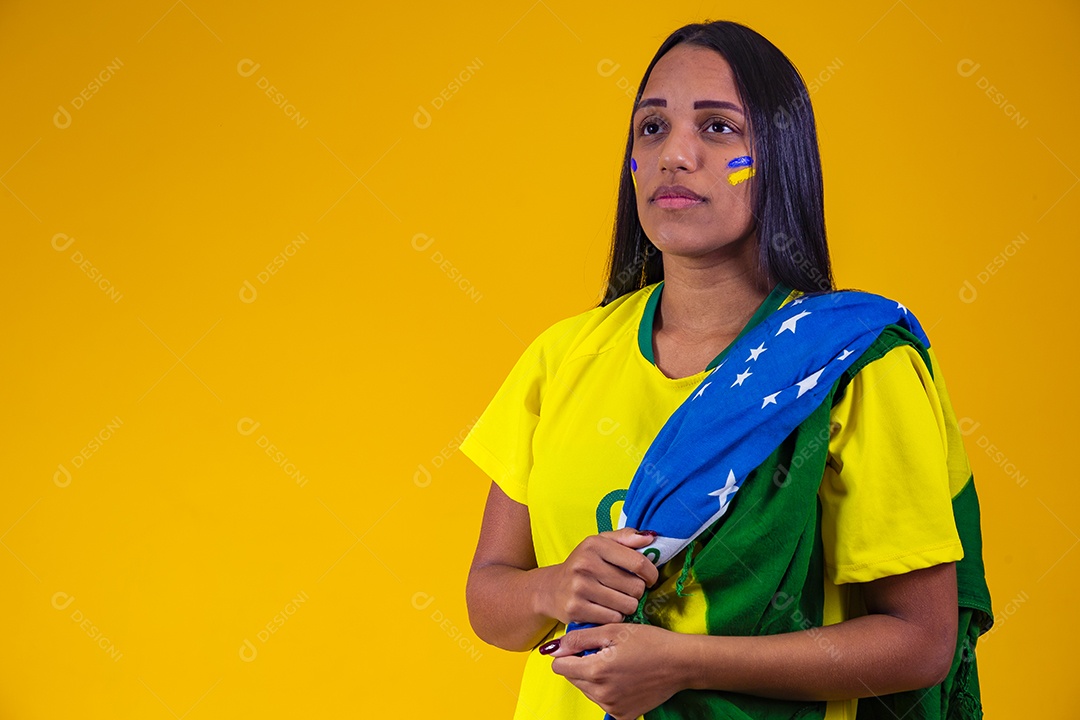 Linda mulher torcedora da seleção brasileira