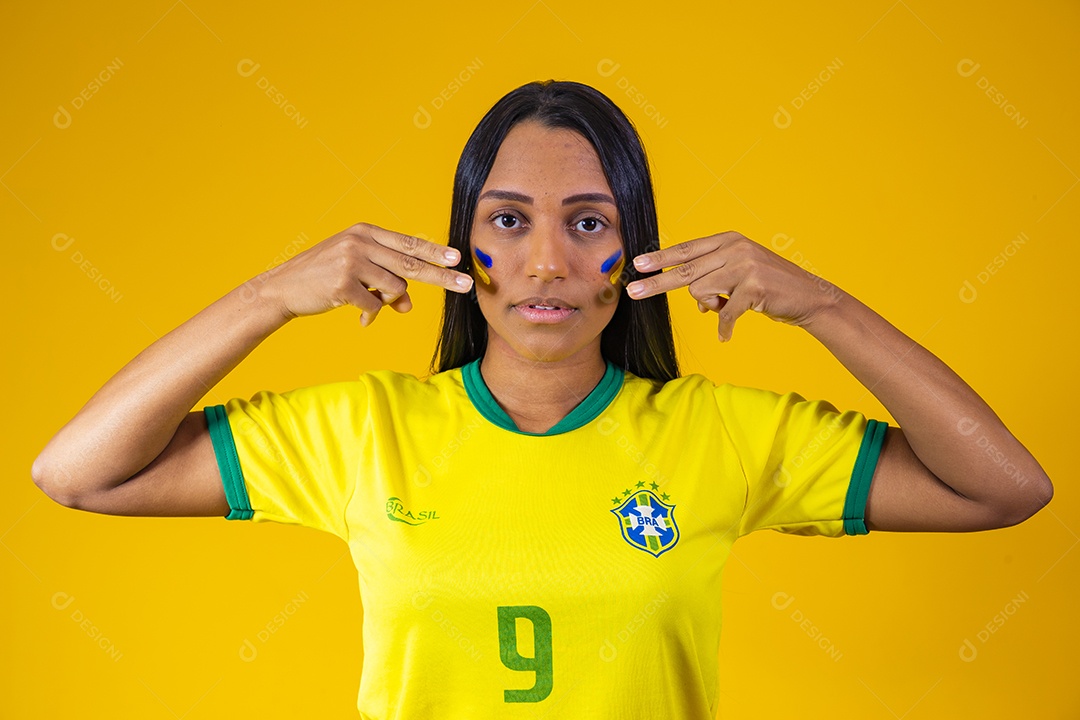 Linda mulher torcedora da seleção brasileira