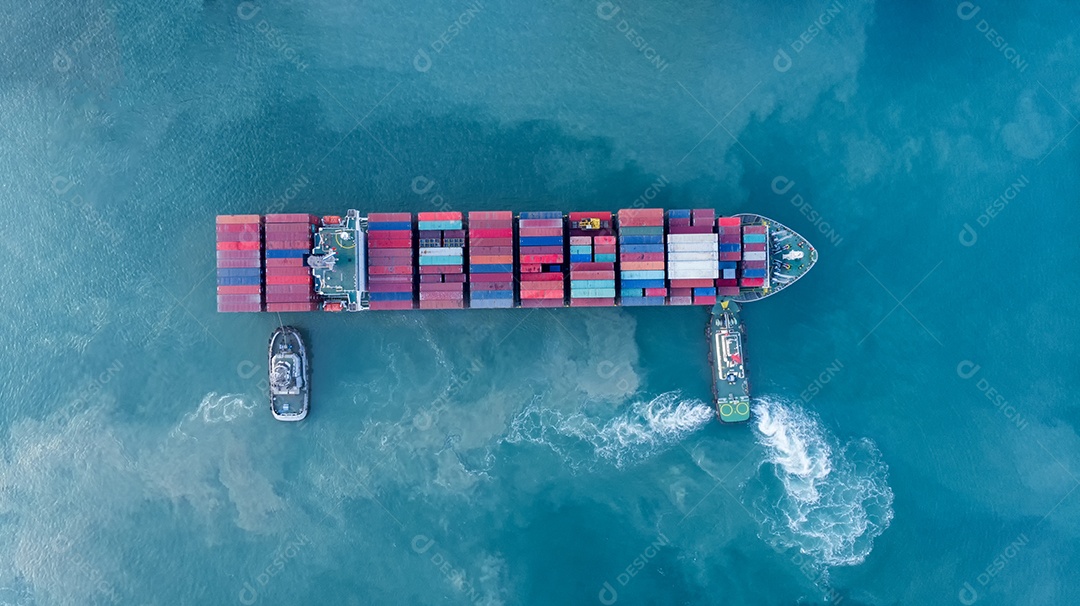 Navio porta-contentores para o conceito de porto de contêineres internacionais de carga, transporte marítimo.