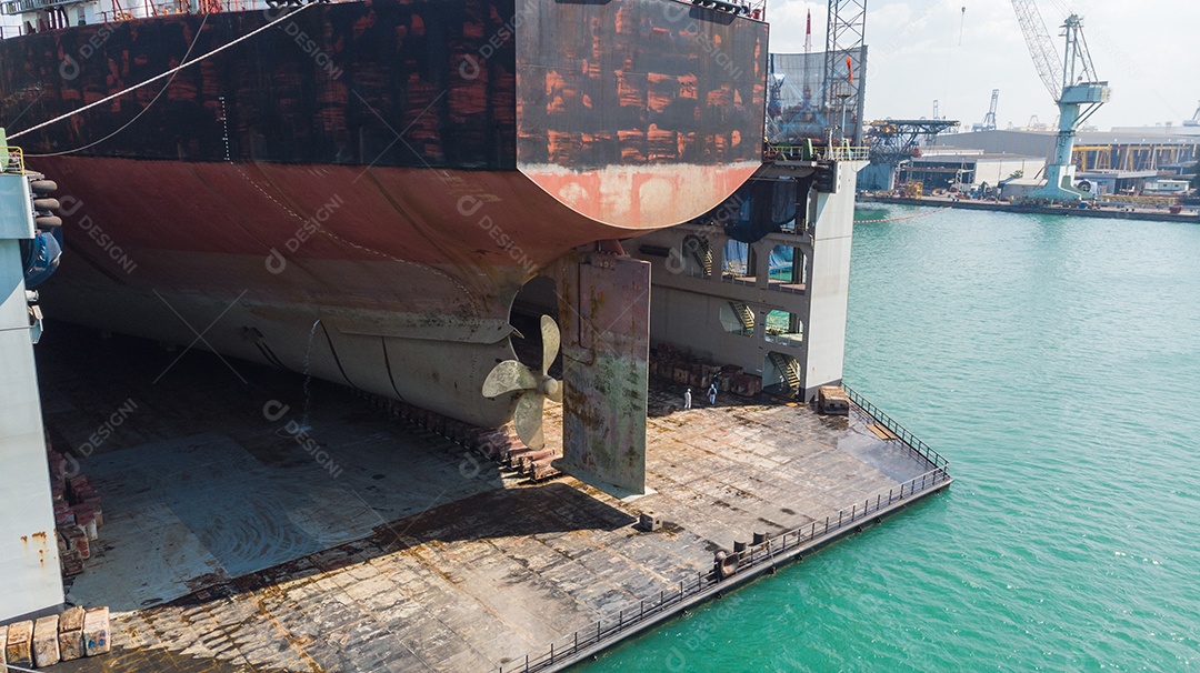 Belo cruzeiro de luxo de navio de cruzeiro branco nas viagens de turismo de conceito oceânico no tempo de férias de férias de dezembro.