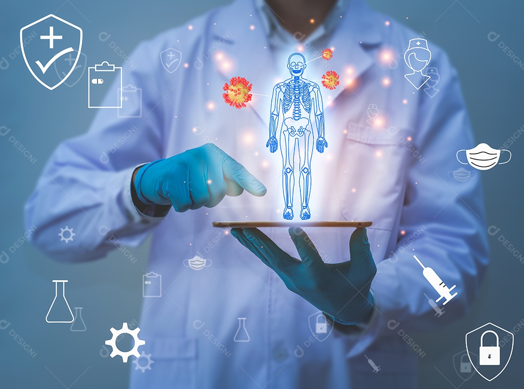 Médico examinando coronavírus no peito dentro do pulmão do paciente.